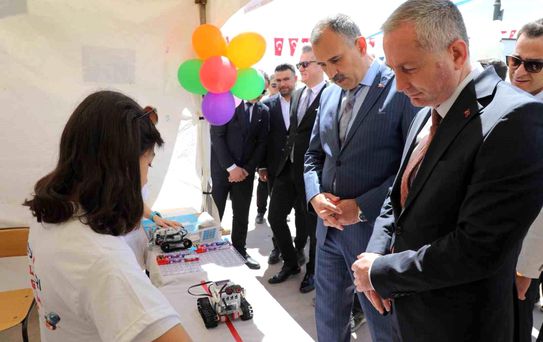 Ağrı'da Bilim Şenliği Başladı