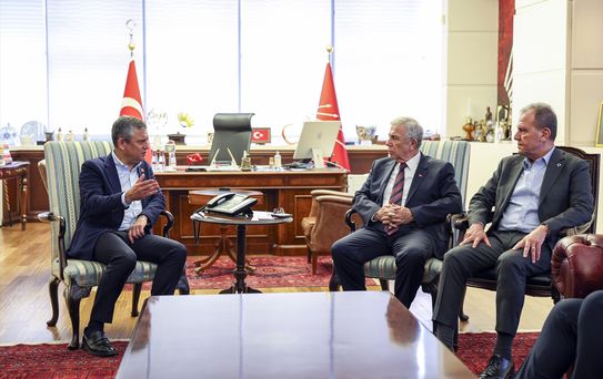 CHP'li Başkanlardan Olağanüstü Kurultay Çağrısı