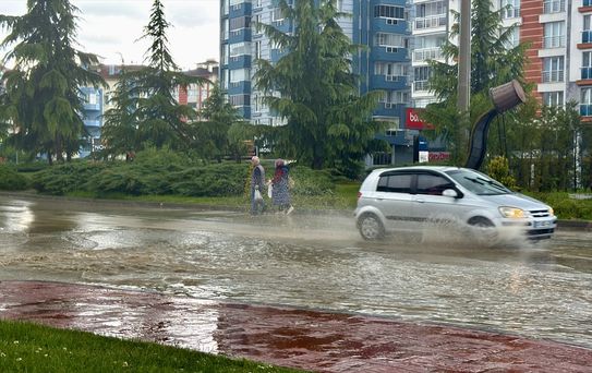 Kastamonu'da Sağanak Yağış Etkili Oldu