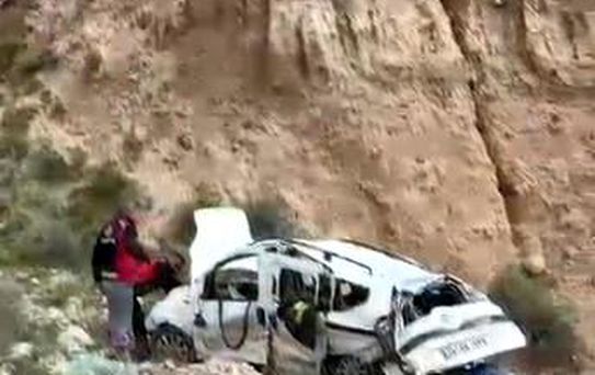 Kars'ta Kaza: Araç Uçuruma Düştü