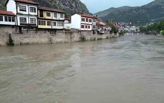 Amasya'nın taşkın koruma kalkanı 2 bin yıllık surlar
