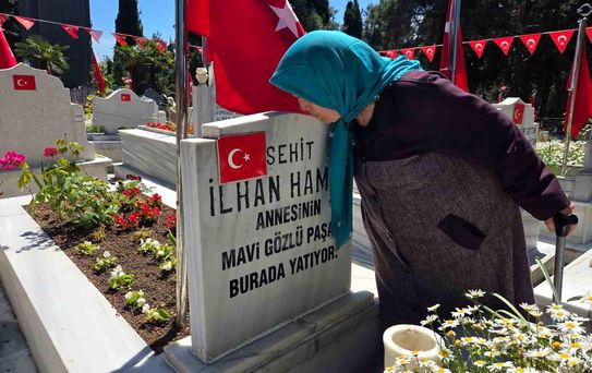 90 yaşındaki şehit annesinin 34 yıllık bayram acısı - sondakika.com