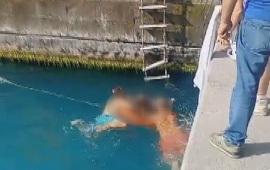 Emirgan Sahili'nde Baygınlık Geçiren Kadın Kurtarıldı