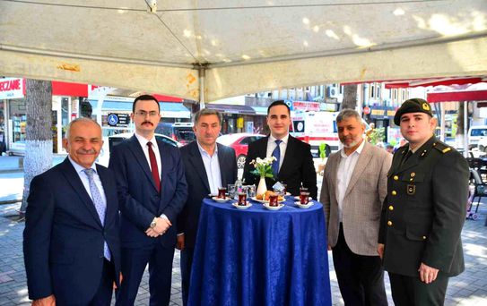 Terme'de geleneksel bayramlaşma töreni - sondakika.com