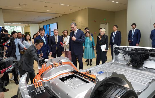 Vucic, Çin'de Resmi Temaslarda Bulunuyor