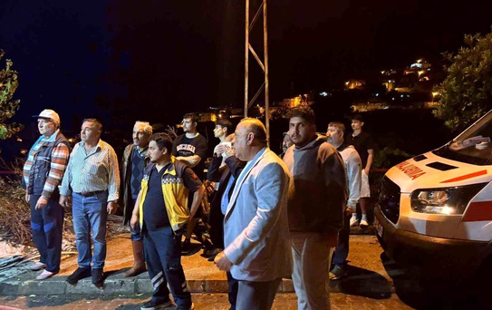 Başkan Özel yangın söndürme çalışmalarını yerinde takip etti