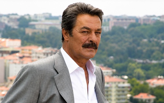 Günlerdir entübeydi! Kadir İnanır'dan haber var