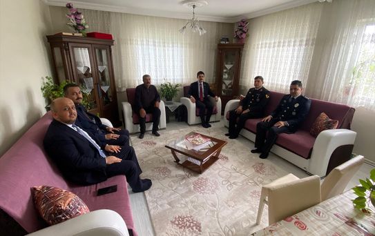 Kaymakam Eskimez'den Şehit Ailesine Bayram Ziyareti