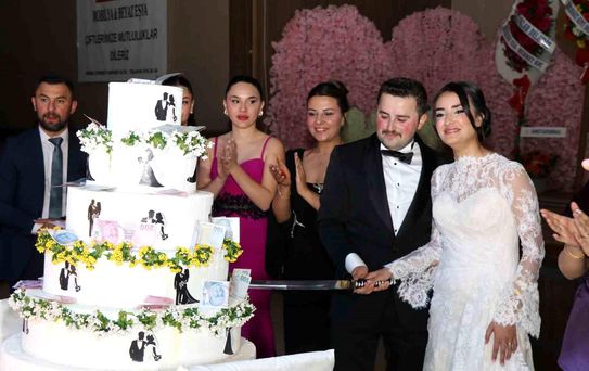 Kaymakam Kalkan'ın Düğününde Coşku