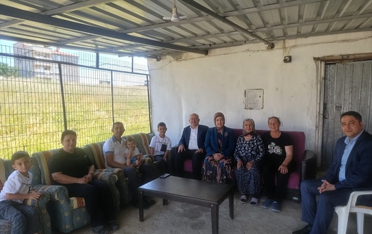Kaymakam Köken, şehit annesini bayramda yalnız bırakmadı