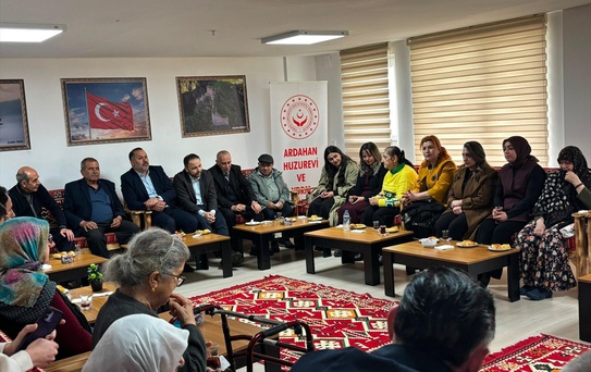 Kaan Koç'tan Huzurevi Ziyareti