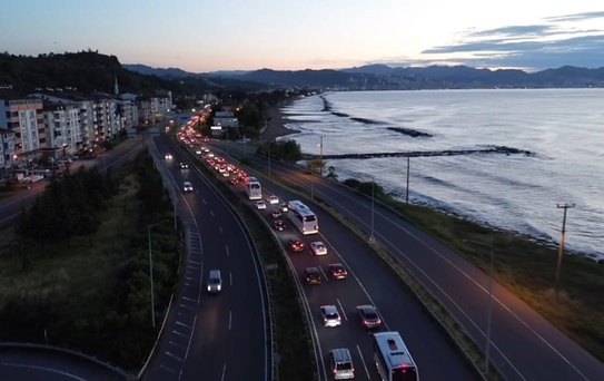 Kurban Bayramı Dönüşünde Karadeniz'de Trafik Yoğunluğu