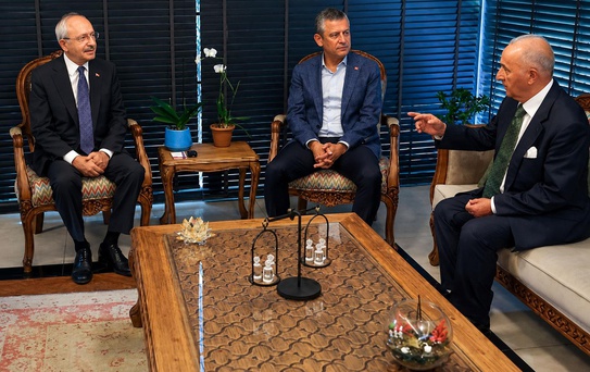 Eski CHP Genel Başkanı Hikmet Çetin'den Özgür Özel'e destek