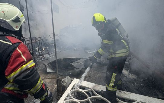 Erdemli'de Yangın: İkinci El Eşya Deposunda Çıktı