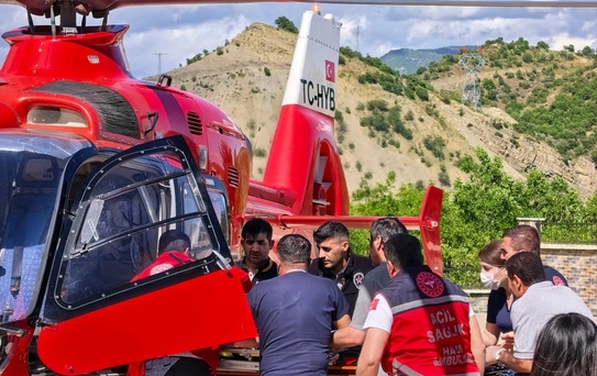 Bozayı Saldırısı: Yaralı Ambulans Helikopterle Hastaneye Nakledildi