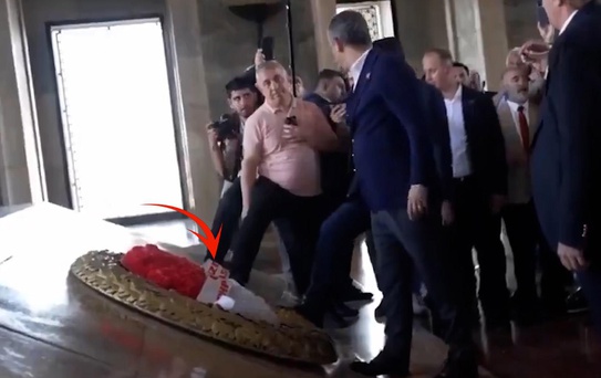 Anıtkabir'de Özgür Özel'e soğuk duş