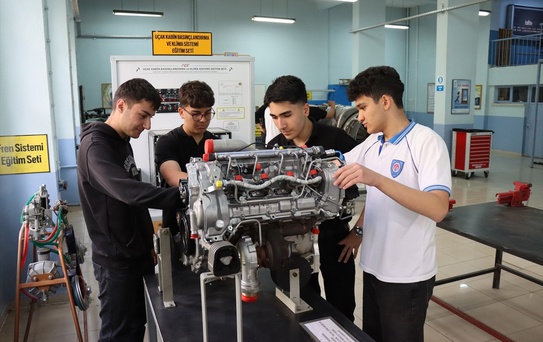 Erzincan'da Uçak Mühendisleri Yetişiyor
