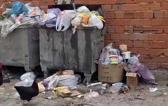 2 haftadır alınmayan çöpler tepki çekti