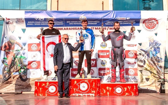 Kağıtspor'dan madalya yağmuru