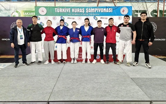 Kütahya Belediyespor'dan Türkiye Kuraş Şampiyonası'nda çifte başarı