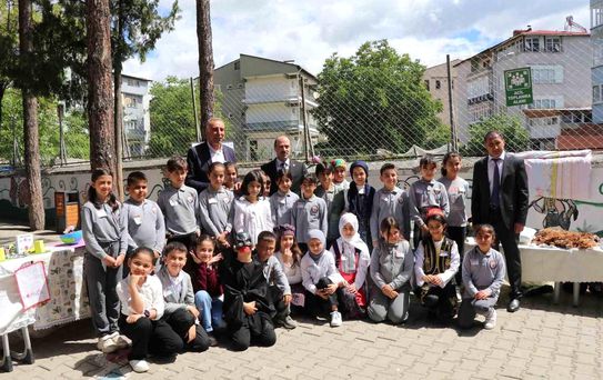 Oltu'da öğrencilerin 44 projesi bilim şenliğinde sergilendi