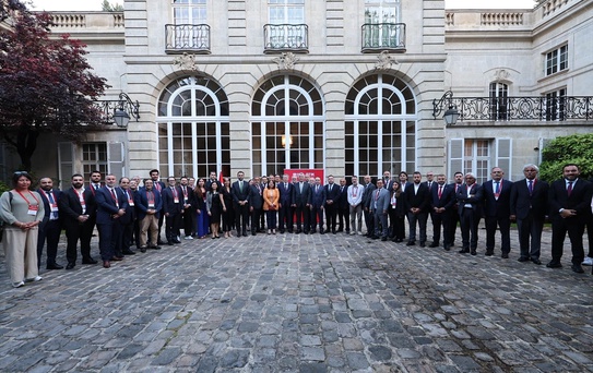 Bakan Bolat, Paris'te Türk iş insanlarıyla buluştu