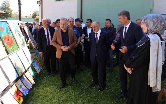 Beyşehir ve Hüyük'te el emeği eserler görücüye çıktı