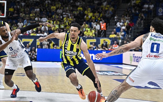 Fenerbahçe Beko yine 18 sayı geriden gelip kazandı