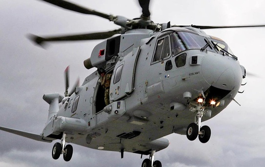 İngiliz Kraliyet Donanması'na ait helikopter düştü