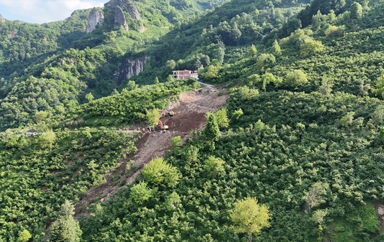 Heyelan Sonrası Ulaşım Yeniden Açıldı