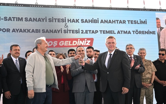 Bakan Kacır: OSB'lerde çalışan sayısı 2.7 milyona ulaştı