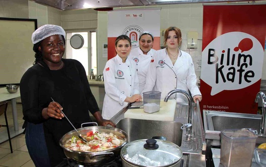 Afrikalı Öğrencilerden Türk Mutfağına Hayranlık