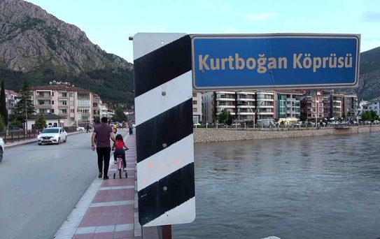 Amasya'da köprü girişinde çökme oluştu