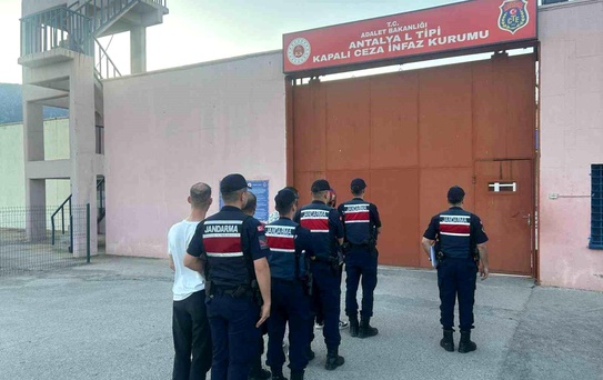 Antalya'da Uyuşturucu Operasyonu: 4 Tutuklama