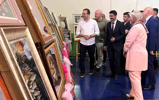 Hayrabolu'da Yıl Sonu Sergisi Açıldı