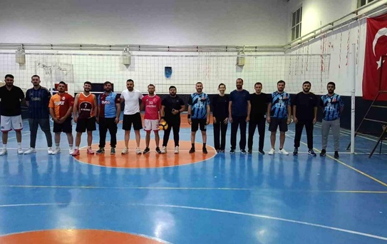 Afyonkarahisar'da Voleybol Turnuvasında Final Heyecanı