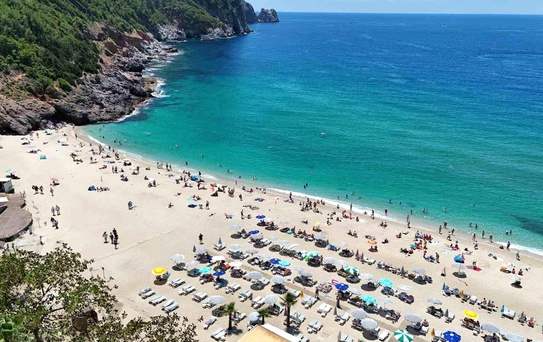 Alanya'da Yaz Havası Yoğunluğu Artırdı