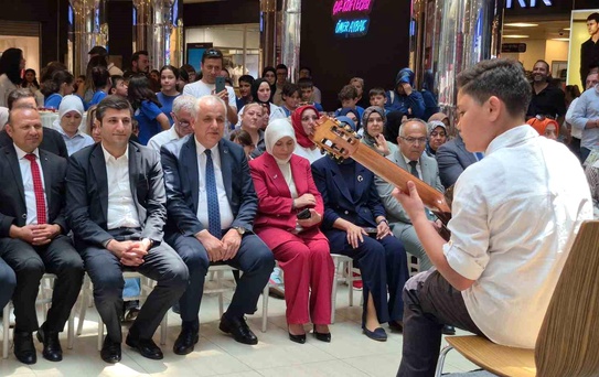 Düzce'de Öğrencilere Ait Yılsonu Sergisi Açıldı