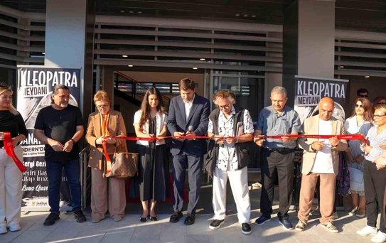 Tarsus'ta tarih ve sanatın buluşma noktası Kleopatra Meydanı açıldı