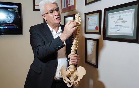 Başının üzerine suya atlayanlar dikkat: Bir anlık hata ömür boyu felce neden olabilir