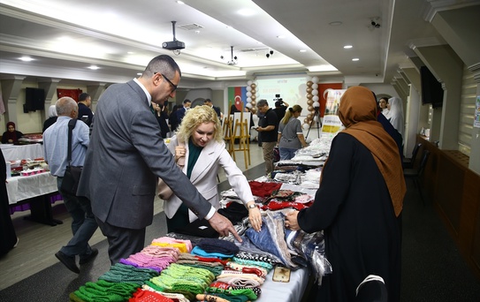 Bakü'deki kermes yetim çocuklara destek olacak