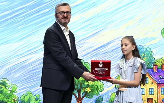 Esila Naz Andız, CİMER Resim Yarışması'nda Türkiye Üçüncüsü
