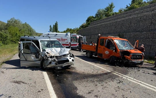 Niğde'de Trafik Kazası: 6 Yaralı