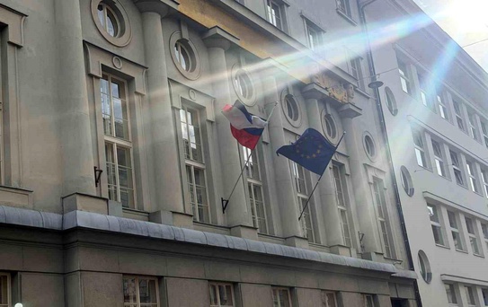 Slovenya'da Filistin Bayrağı İndirildi