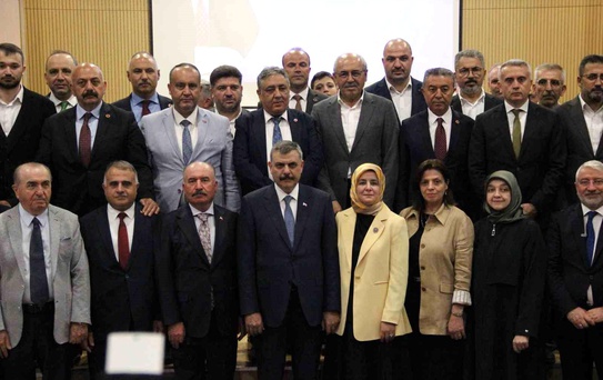 Bakan Çiftçi'ye Çorum'da Fahri Hemşehrilik Beratı