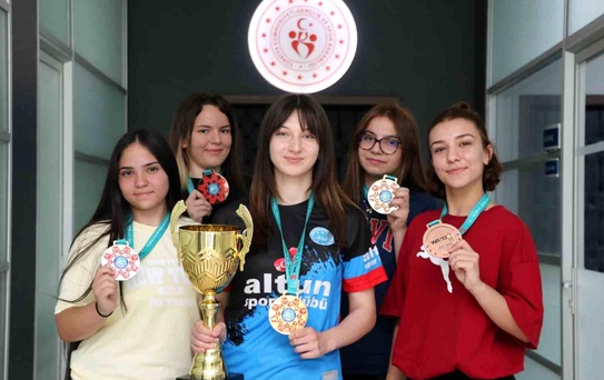 Kayseri Kick Boks'ta 9 Madalya Kazandı