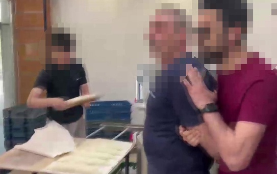 8 ayrı suçtan aranan ve 24 yıl hapis cezası bulunan firari ekmek fırınında yakalandı