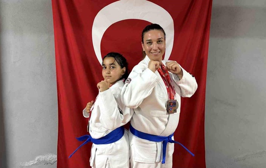 Anne-Kız Jujitsu Başarısıyla Öne Çıkıyor