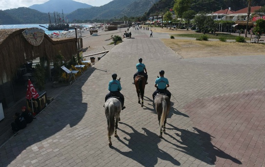 Atlı Jandarma Timleri Ölüdeniz'de Görevde