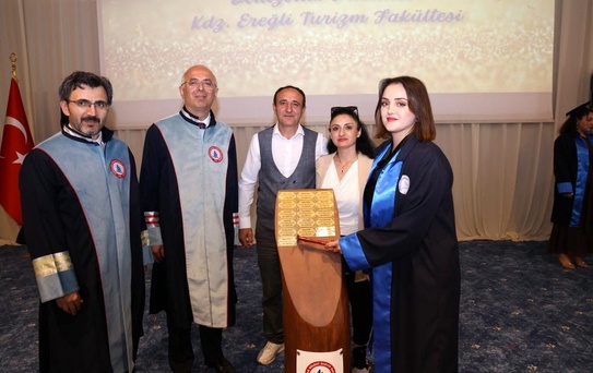 BEÜ'de Mezuniyet Coşkusu